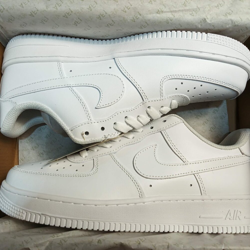 Nike Air Force 1 White Woman's Size 7